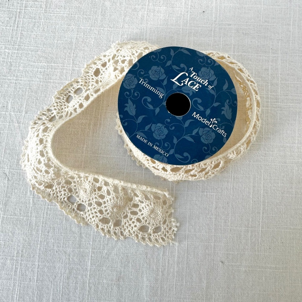 Model Crafts A Touch of Lace Natural Cluny Lace Trim 100% Cotton 4.5ft 914310